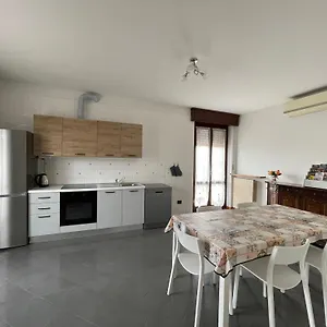 Casa Luigi - A Appartamento Peschiera del Garda