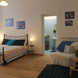 Panzió 103, Róma