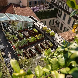 https://hotel-milano-scala.it-lombardy.com
